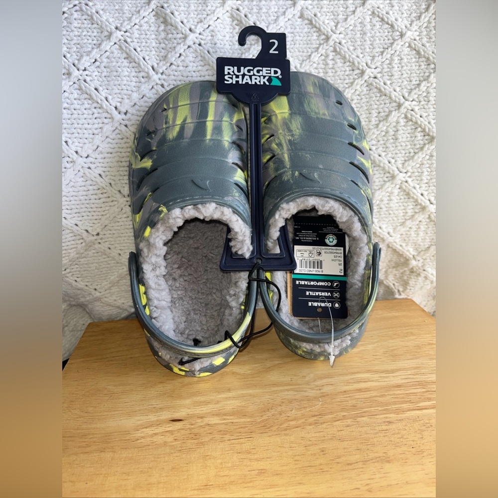 RUGGED SHARK Boy’s Size 2 Gray Lined EVA Sandals • Gray/Yellow